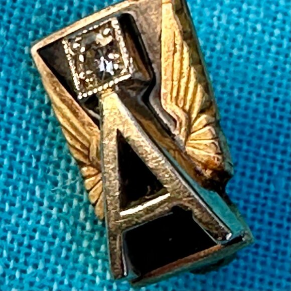 3 Vintage Gold  & Enameled Pins Signed KAAG 10K with Gemstones "A" & Wings Motif - Picture 4 of 13